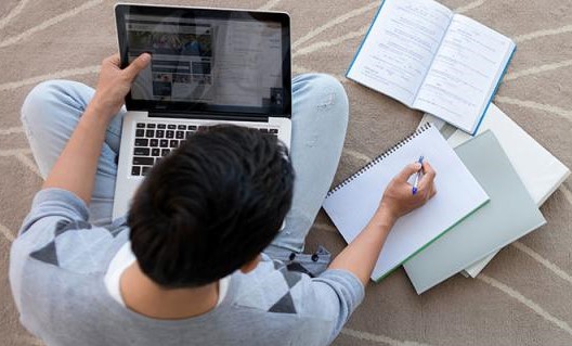 studying-postgraduate-degree-guide-online-learning-6